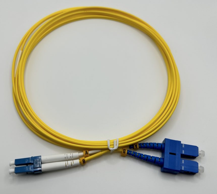 Jumper de Fibra Optica LC/UPC-SC/UPC monomodo Dúplex – Fiber4Clap